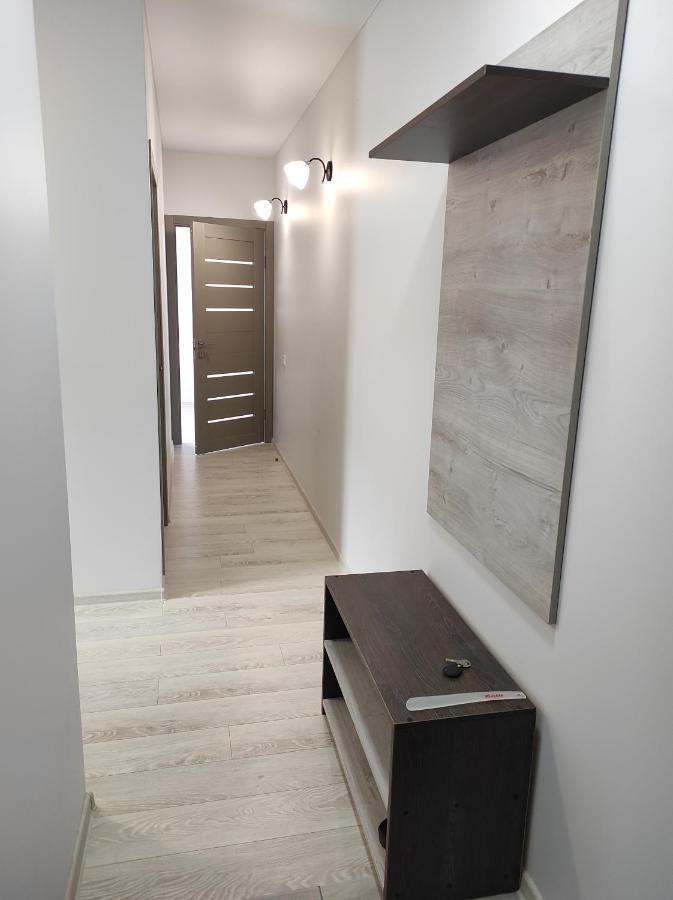 2 Комнатная С Новым Ремонтом, Кондиционером, В Самом Центре Riwne Exterior foto