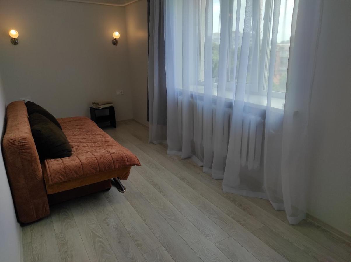 2 Комнатная С Новым Ремонтом, Кондиционером, В Самом Центре Riwne Exterior foto